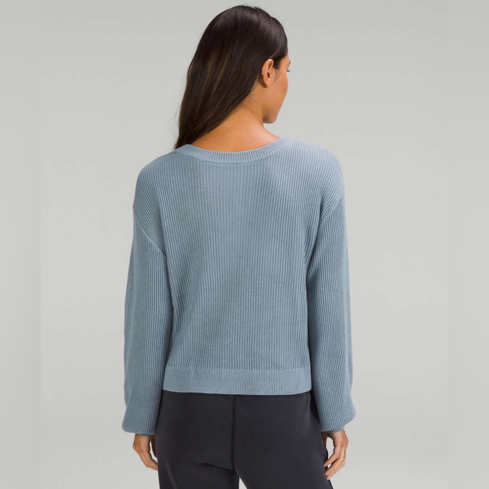 NWT Lululemon Reversible Crossover Sweater in Chambray Blue - Size 10 - Picture 3 of 14